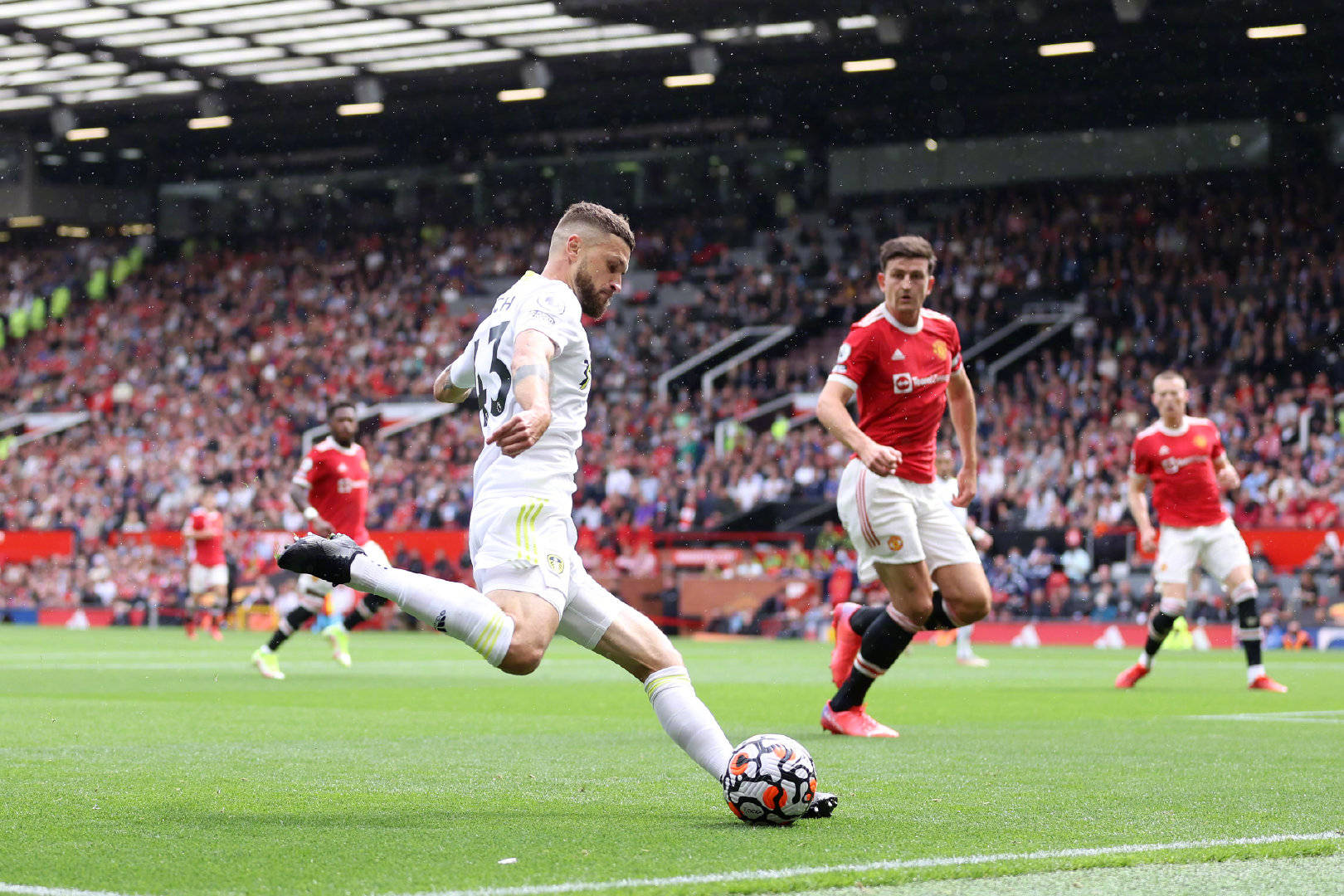 斯基拉：埃文-弗格森愿意出国踢球，本周决定是否加盟罗马.